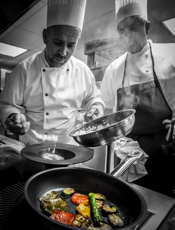 Image représentant un membre de l'équipe du Casa Leya, le chef de cuisine Dominique