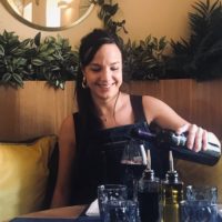 Camille Image représentant une membre de l'équipe du Casa Leya, une chef de rang, Camille.